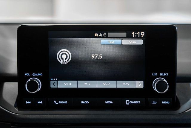 Used 2025 Honda Accord SE image 17