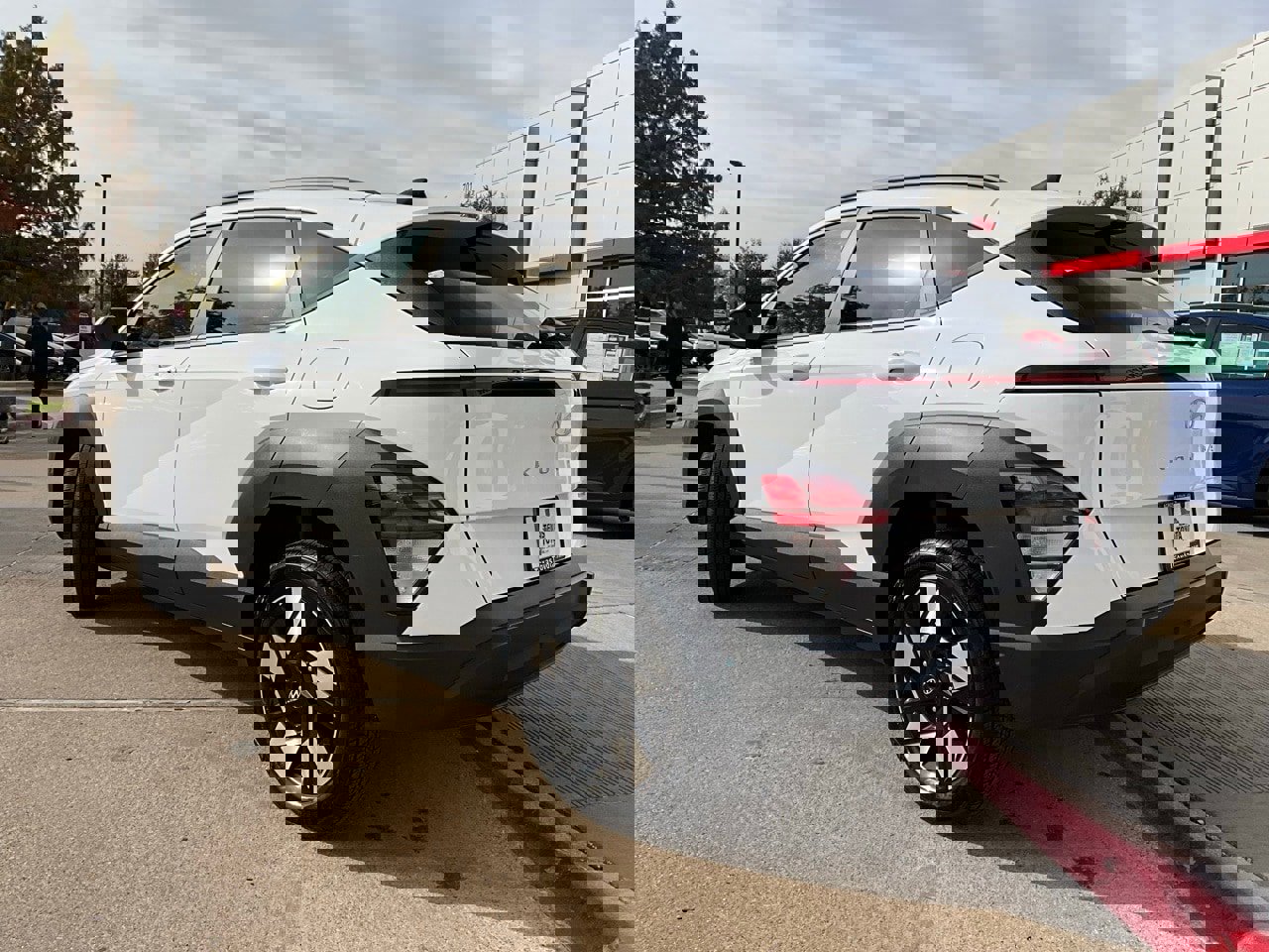 Used 2025 Hyundai Kona SEL image 8