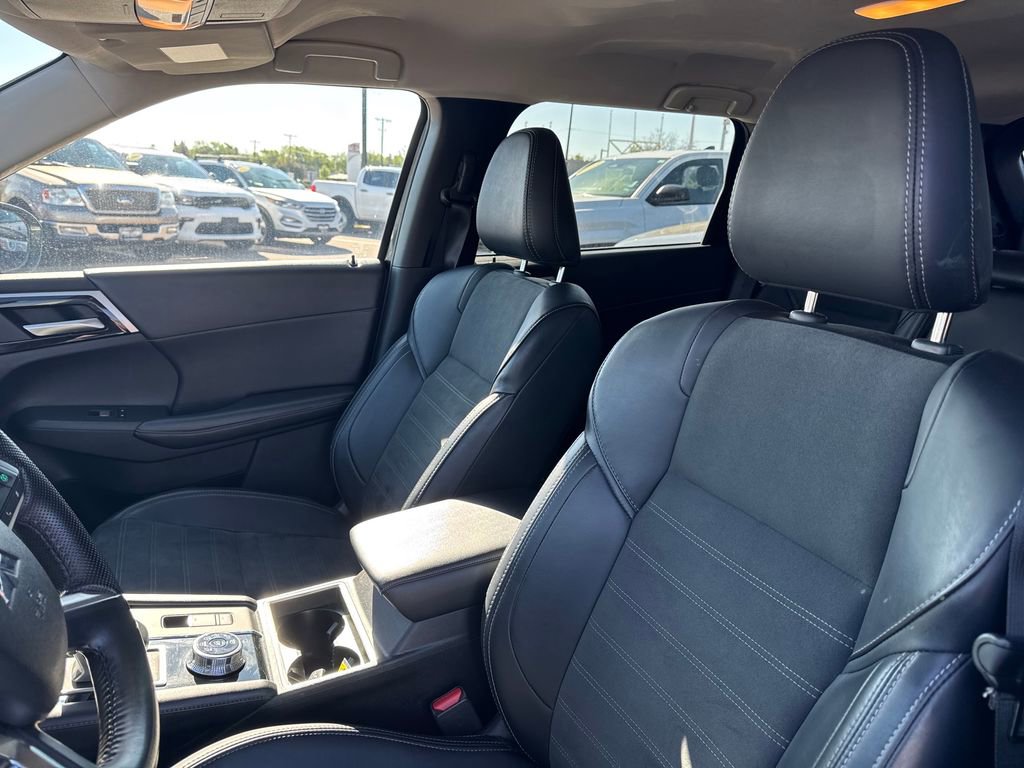 Used 2024 Mitsubishi Outlander SE AWD/4WD image 26