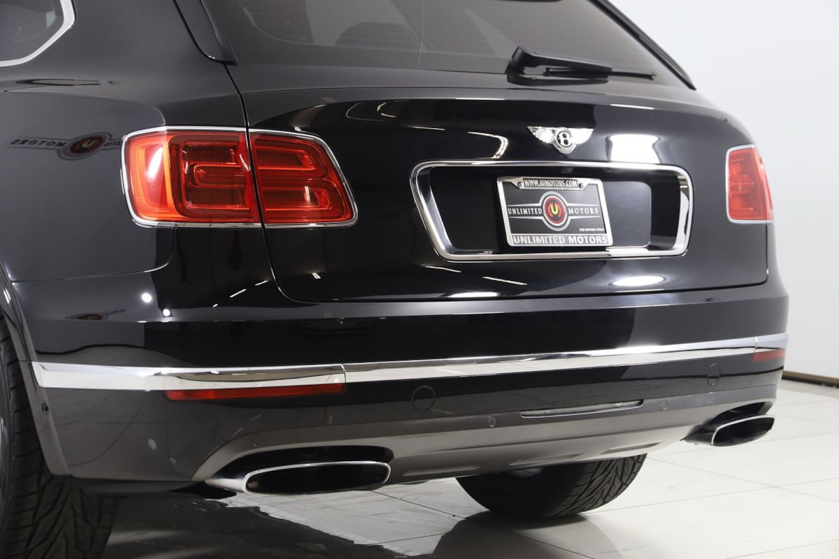 Used 2018 Bentley Bentayga AWD/4WD image 33