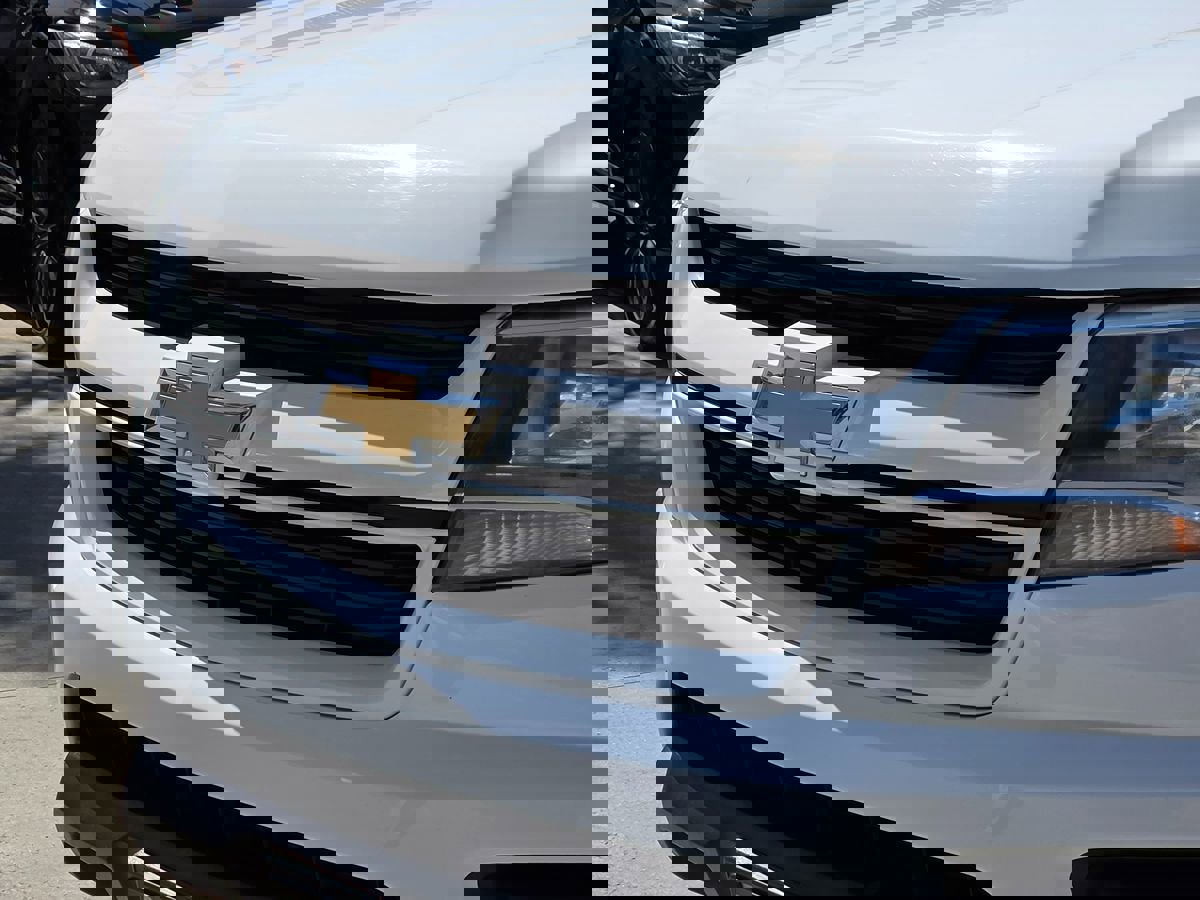 Used 2019 Chevrolet Colorado W/T w/ Custom Special Edition image 8