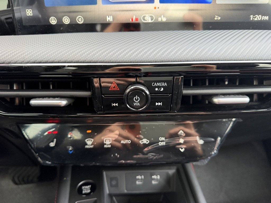 New 2026 Nissan Kicks SR w/ Cold Weather Package image 25