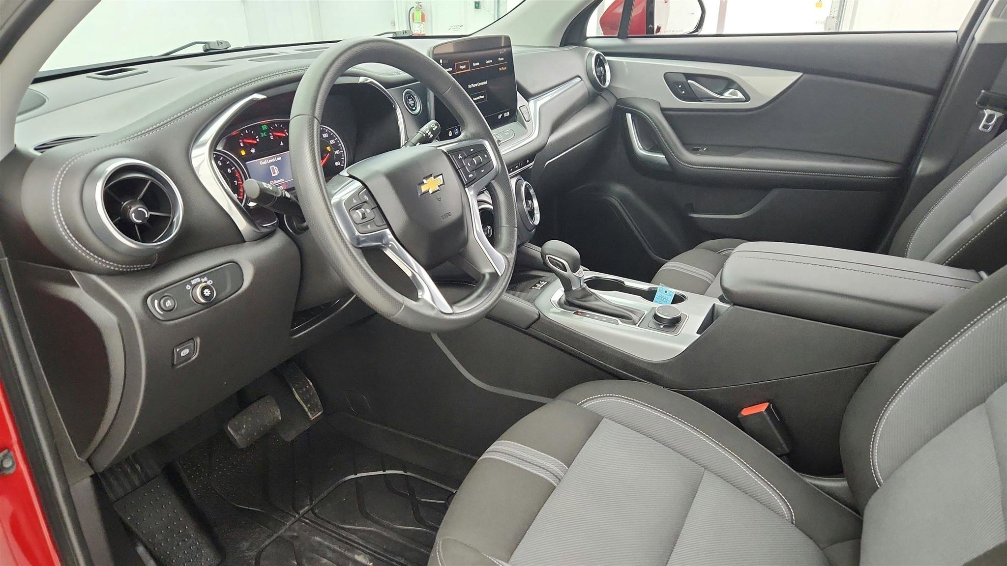 Used 2024 Chevrolet Blazer LT w/ Convenience Package FWD image 25