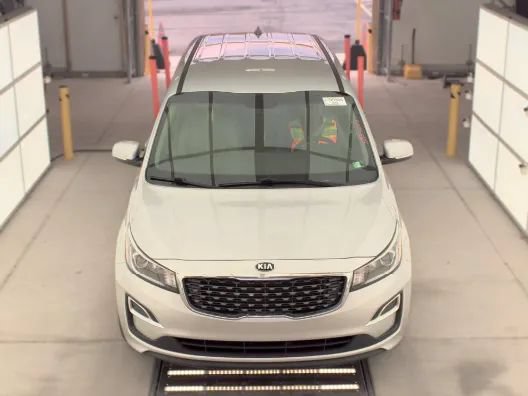 Used 2021 Kia Sedona LX FWD image 2