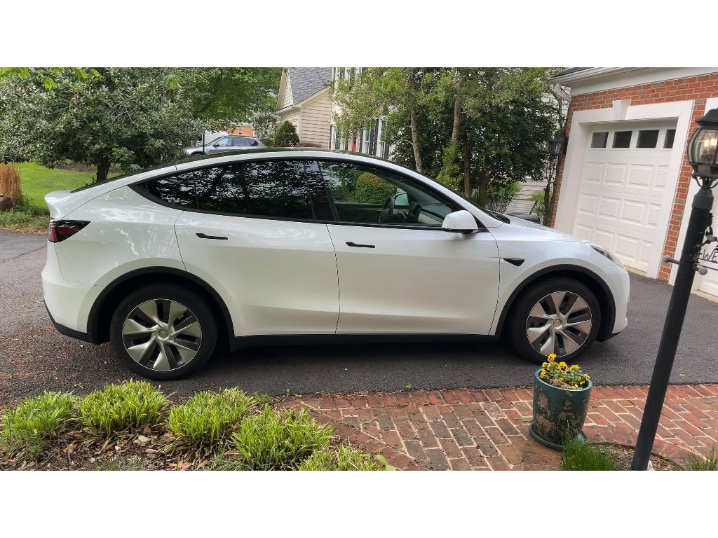 Used 2023 Tesla Model Y Long Range AWD/4WD image 3