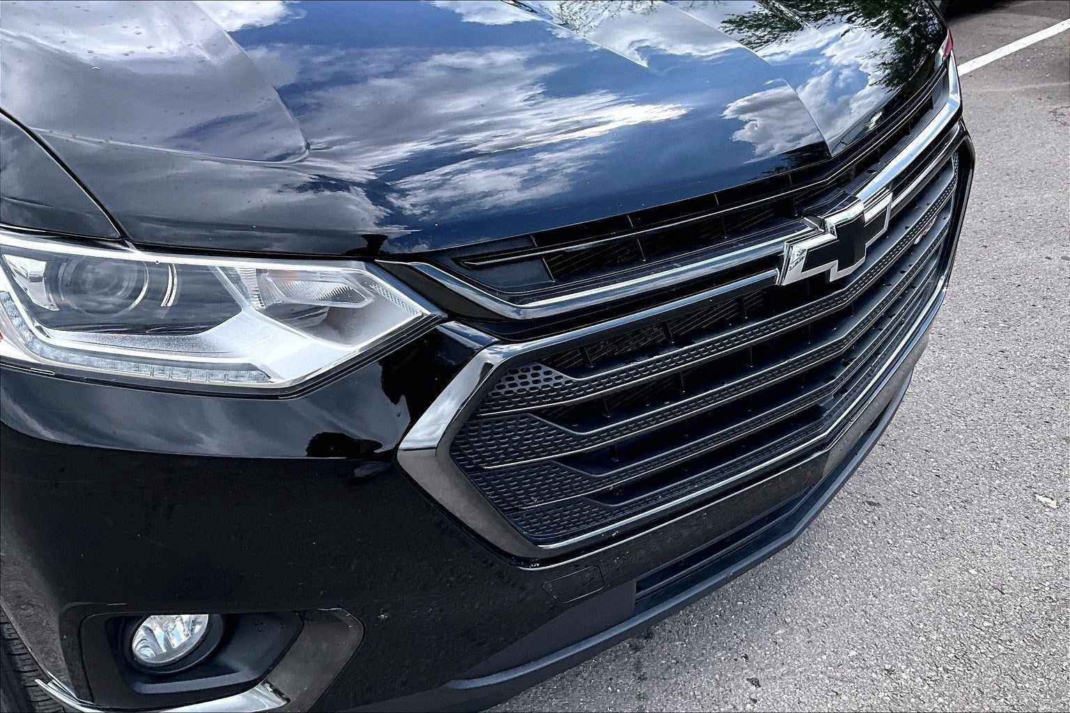 Used 2021 Chevrolet Traverse RS w/ LPO, Floor Liner Package FWD image 28
