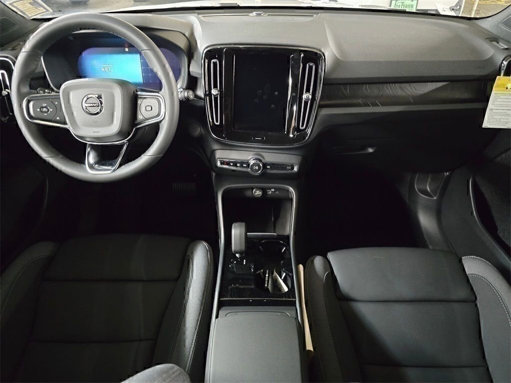 Certified 2024 Volvo XC40 Recharge Core w/ Protection Package Premier image 18