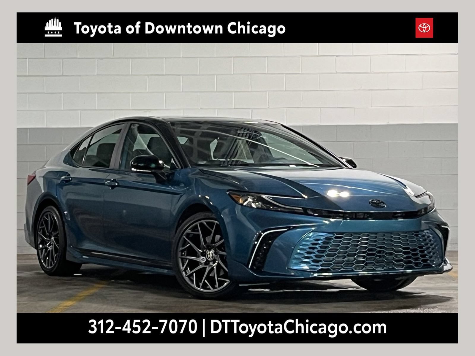 Used 2025 Toyota Camry XSE FWD image 1