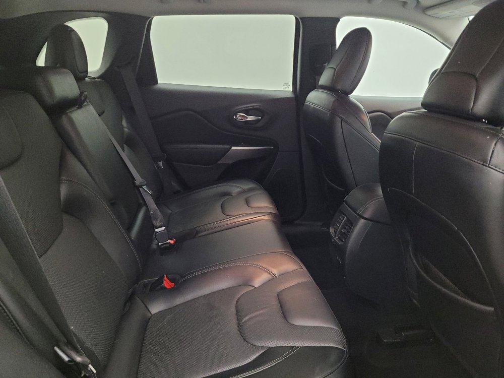 Used 2021 Jeep Cherokee Latitude Lux w/ Comfort/Convenience Group image 19