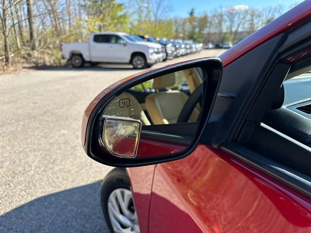 Used 2018 Toyota Corolla LE FWD image 14