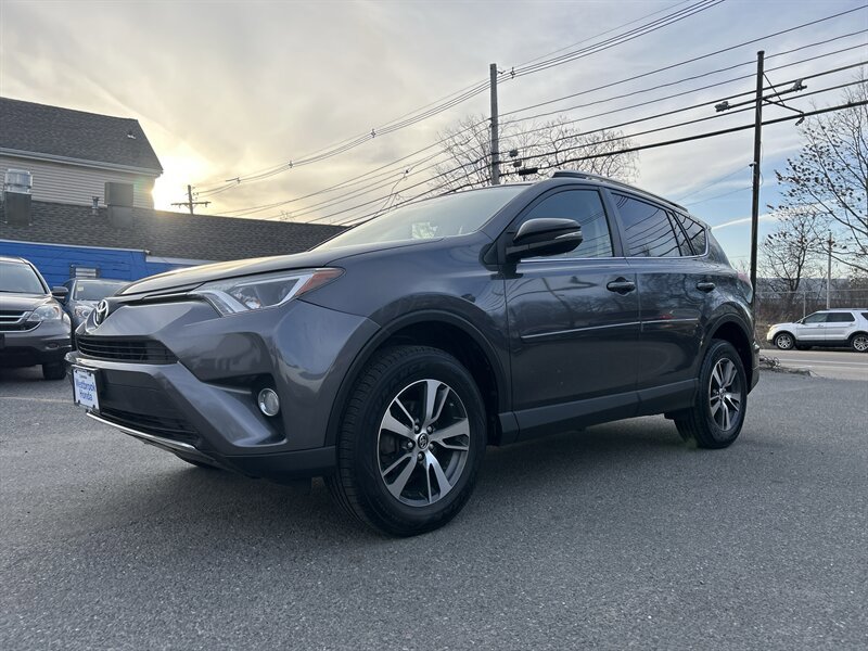 Used 2016 Toyota RAV4 XLE AWD/4WD image 1