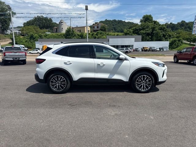 New 2025 Ford Escape SE w/ Class II Trailer Tow Package image 4