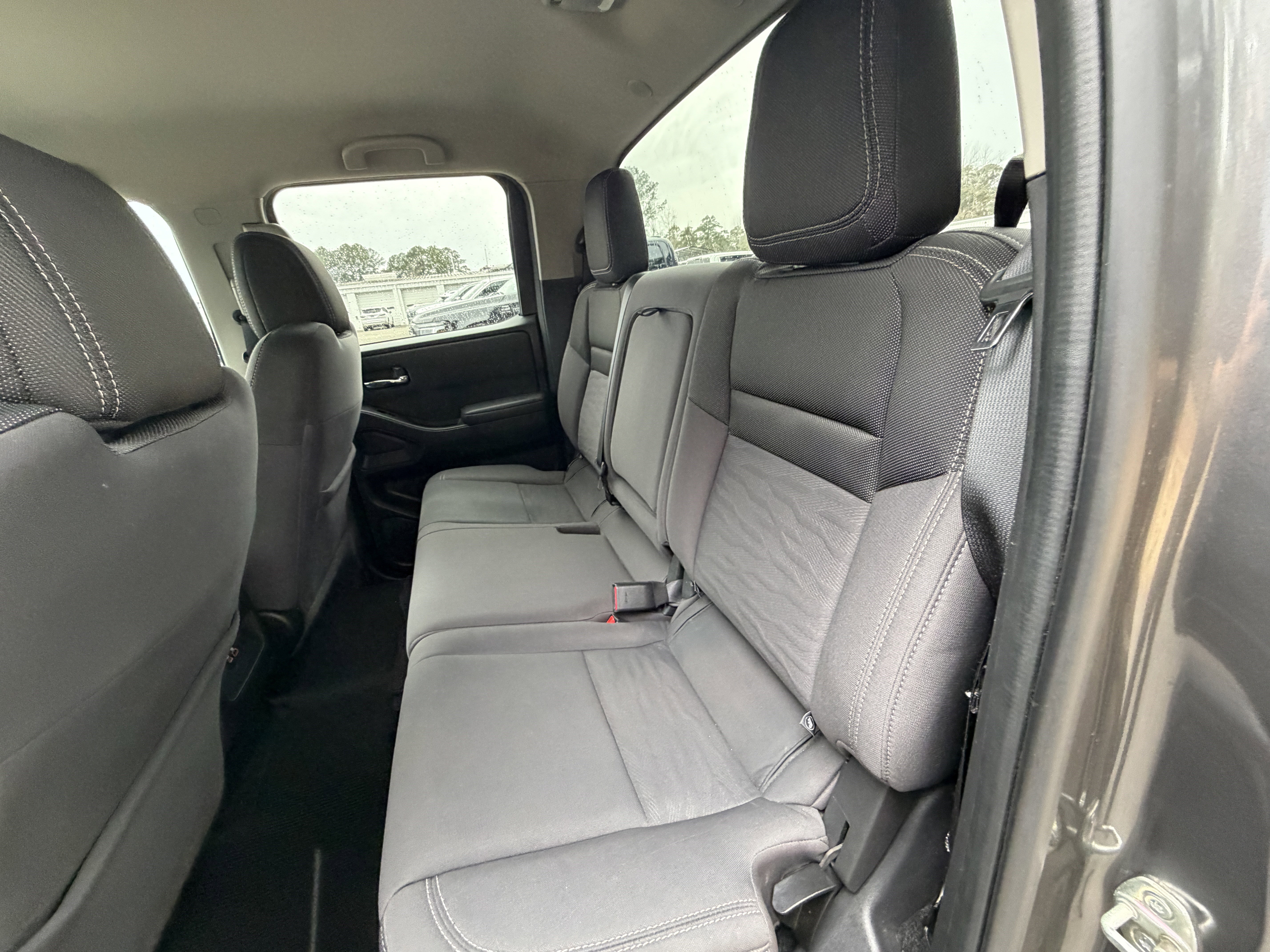 Used 2022 Nissan Frontier SV image 16