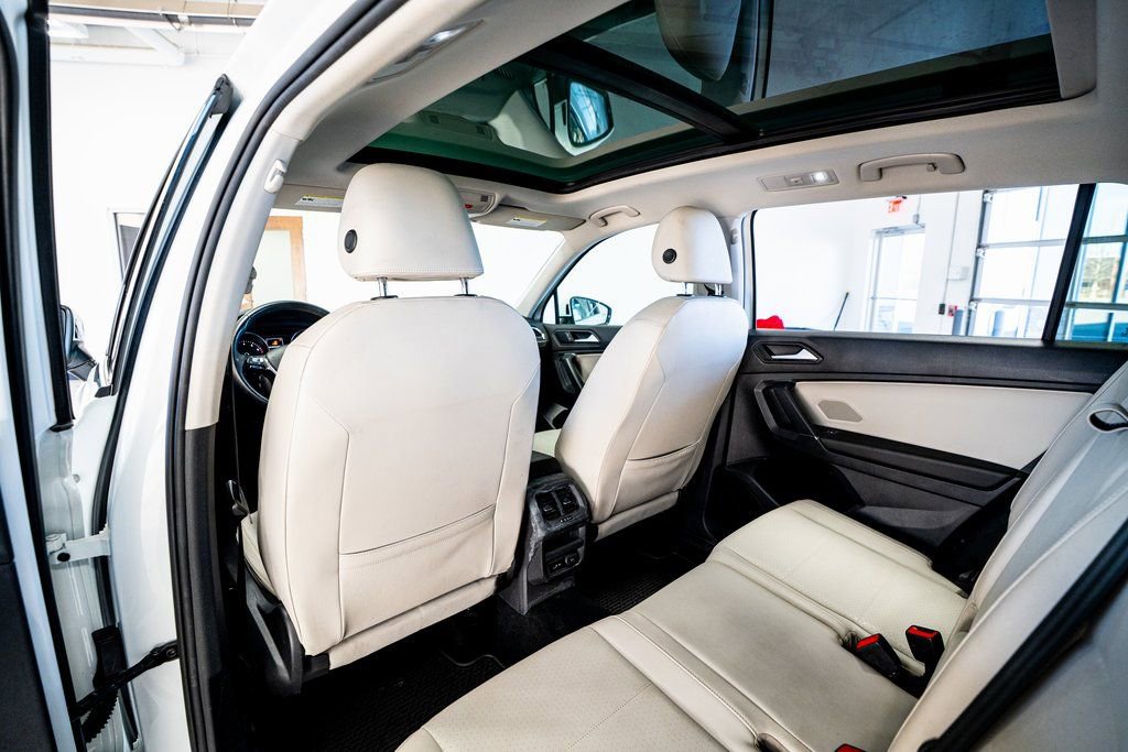 Used 2020 Volkswagen Tiguan SE w/ Panoramic Sunroof Package AWD/4WD image 52