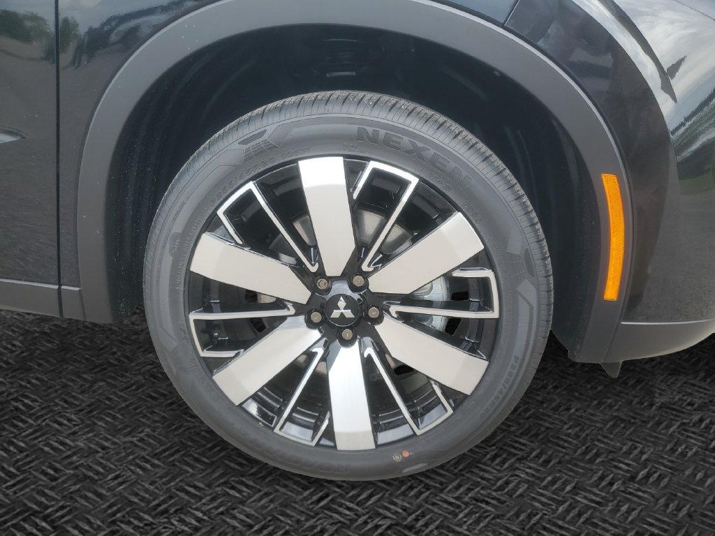 New 2026 Mitsubishi Outlander SE AWD/4WD image 11