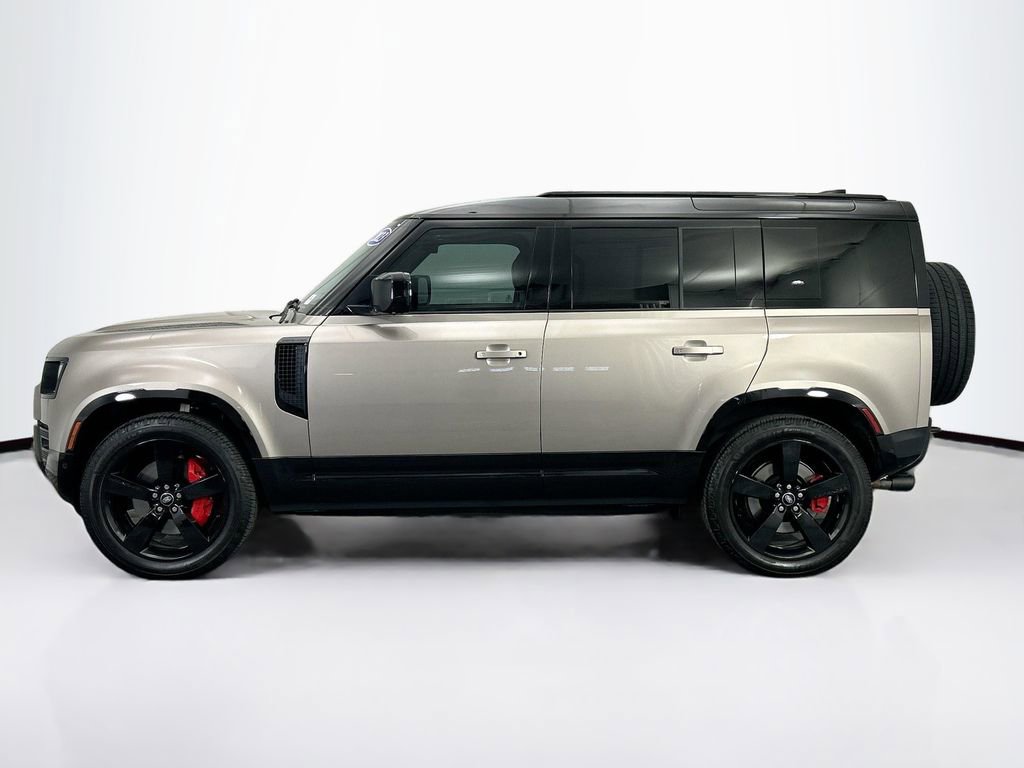 Used 2023 Land Rover Defender 110 X-Dynamic SE image 8