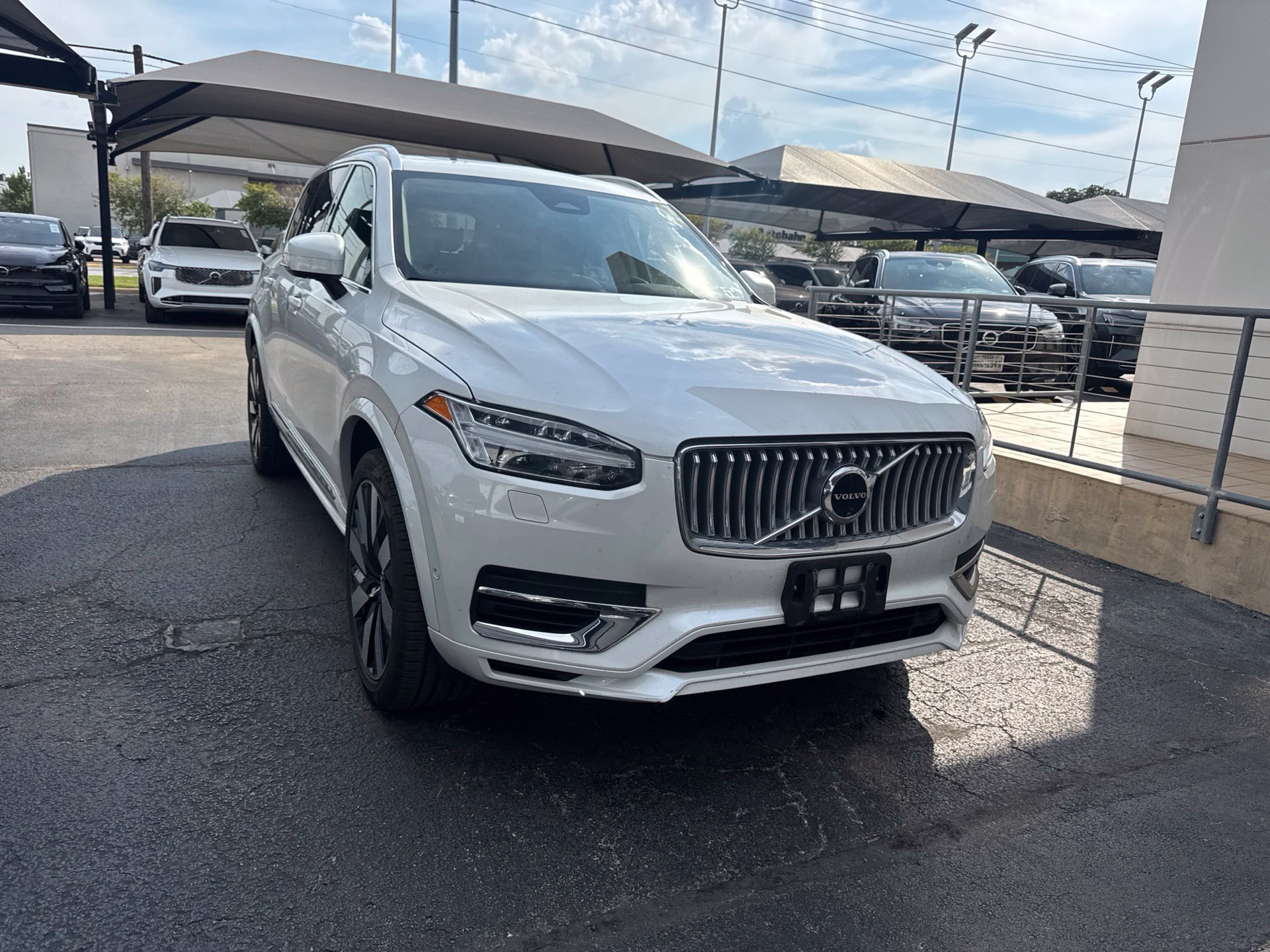 Certified 2024 Volvo XC90 T8 Plus w/ Protection Package Premier AWD/4WD image 3