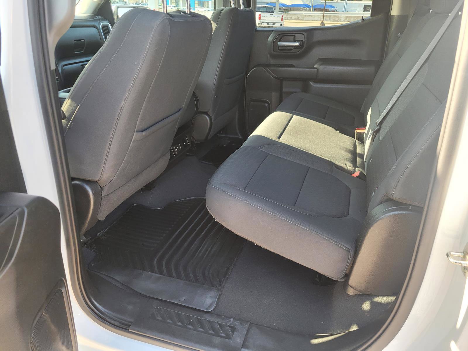 Used 2022 Chevrolet Silverado 1500 LT RWD image 3