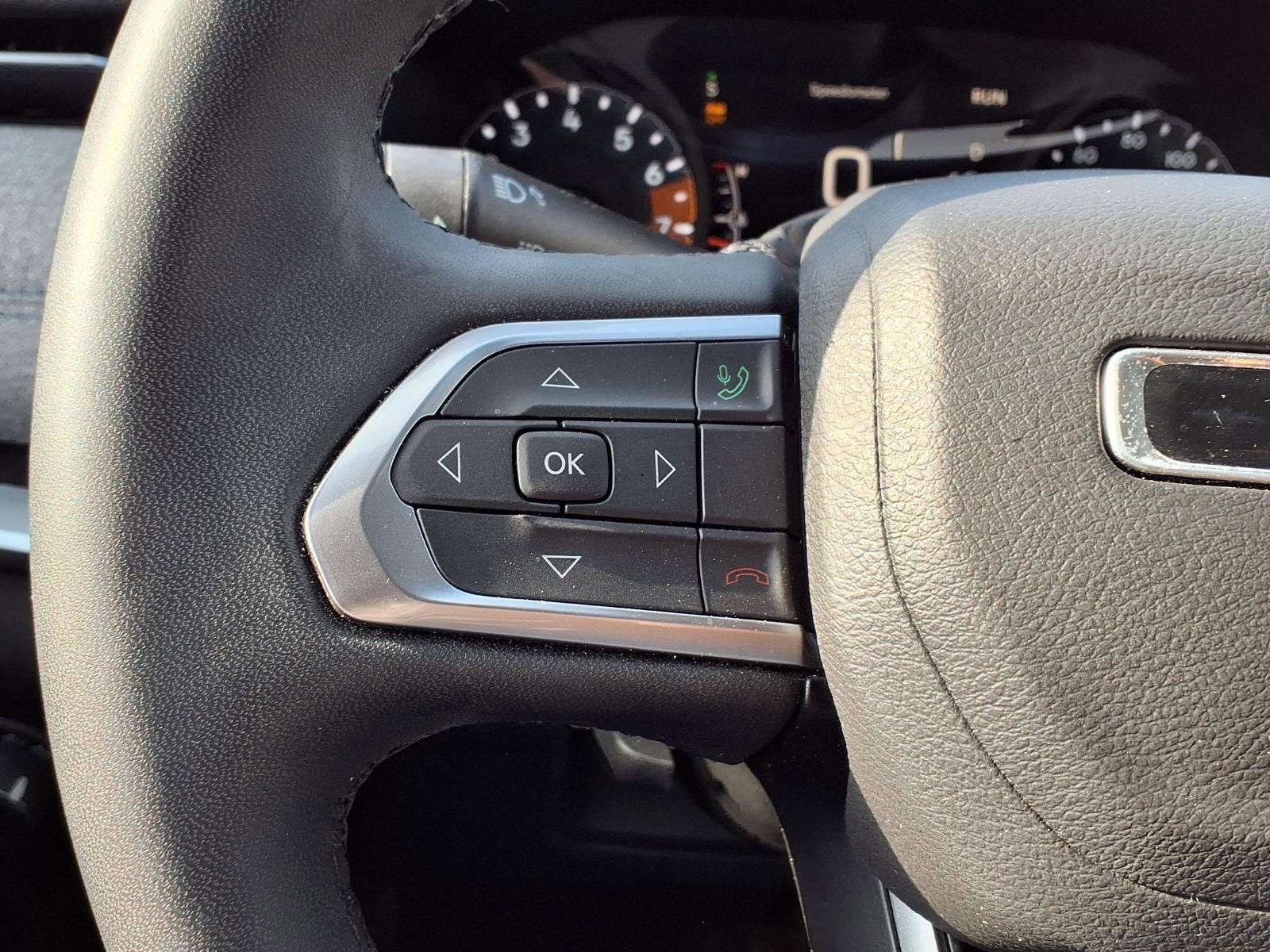 Used 2025 Jeep Compass Latitude image 23