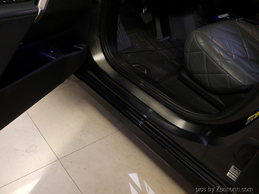 Used 2023 BMW iX M60 image 28