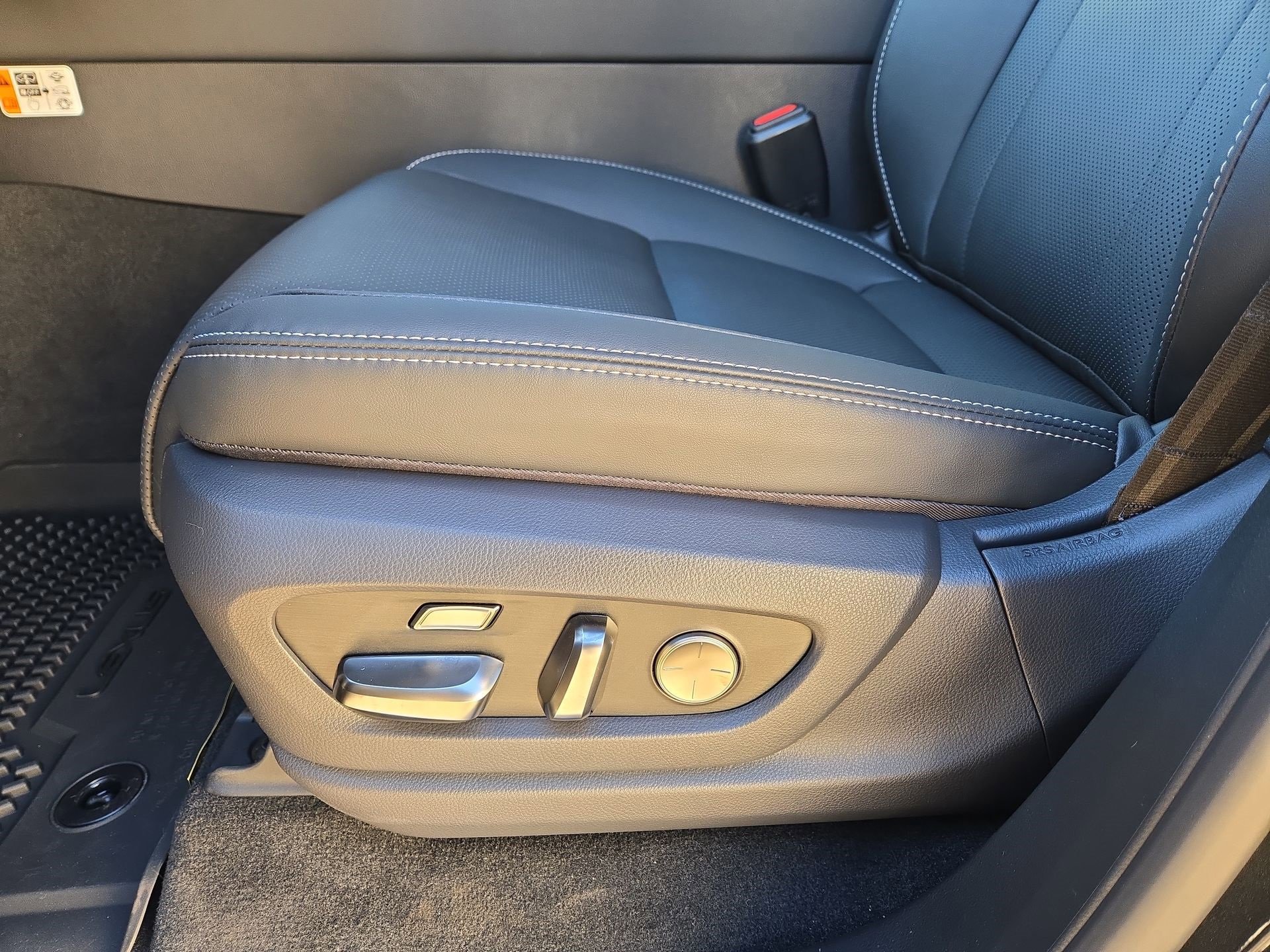 New 2026 Lexus LX 700h Luxury image 17