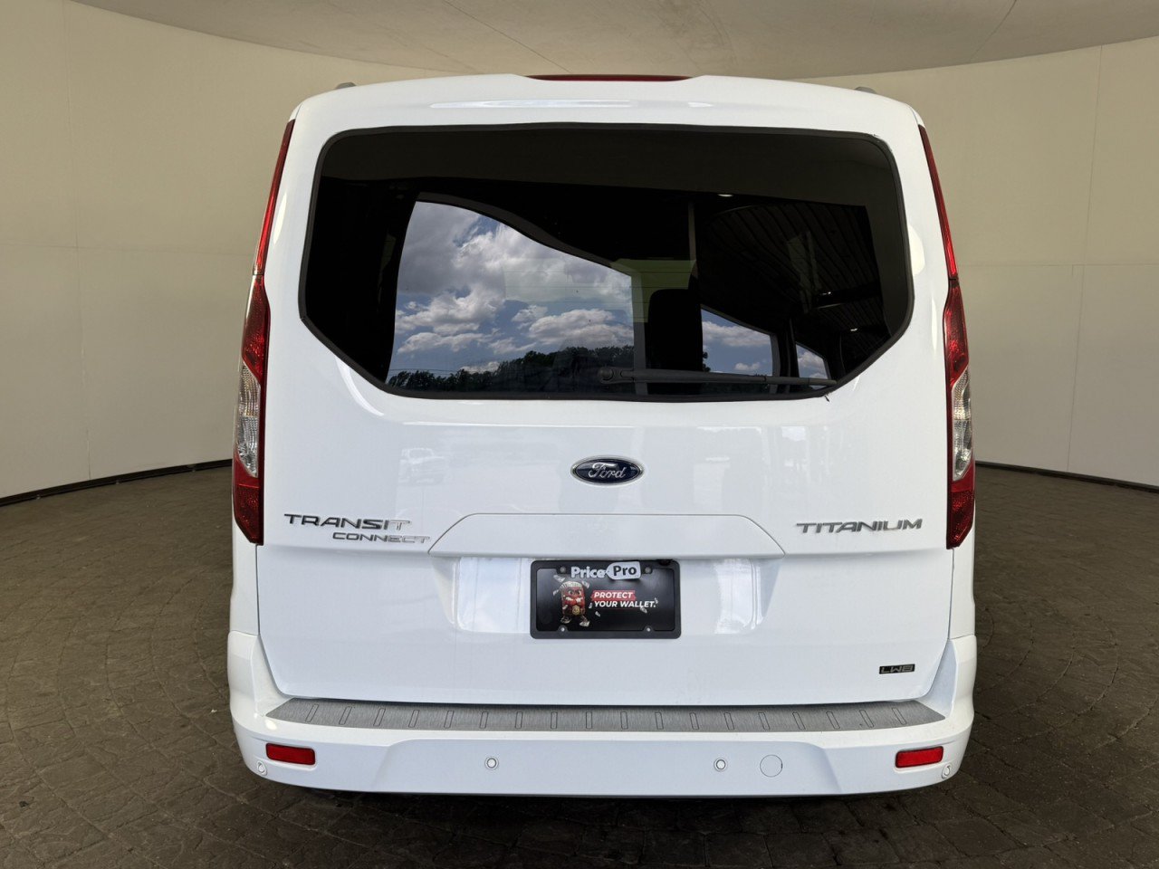 Used 2023 Ford Transit Connect Titanium FWD image 6