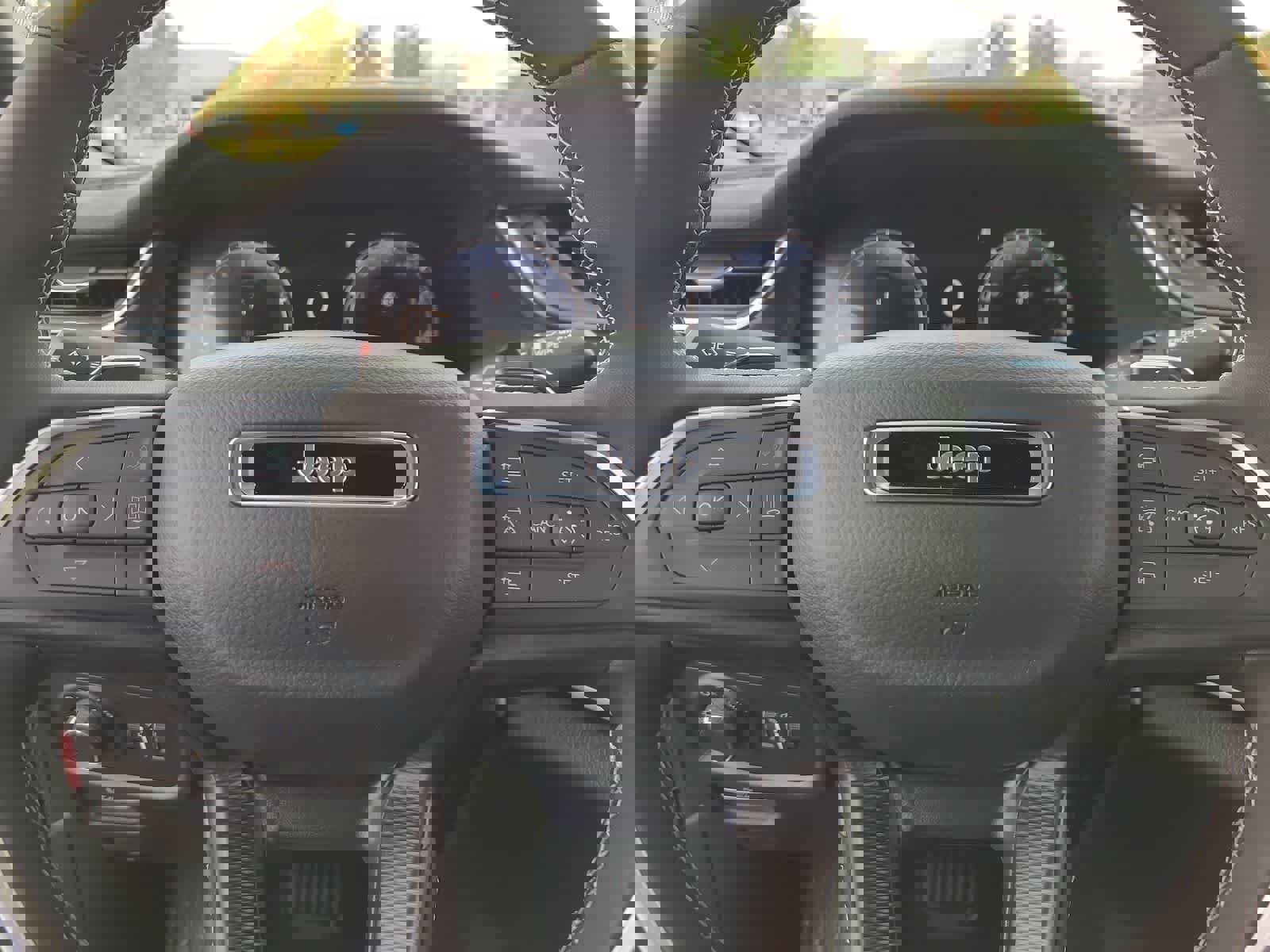 New 2025 Jeep Grand Cherokee Altitude w/ Trailer Tow Package image 23