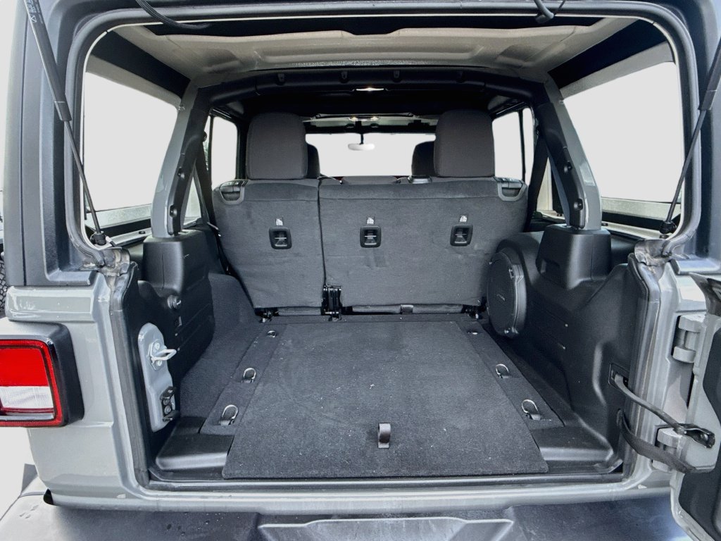 Certified 2022 Jeep Wrangler Unlimited Rubicon AWD/4WD image 29