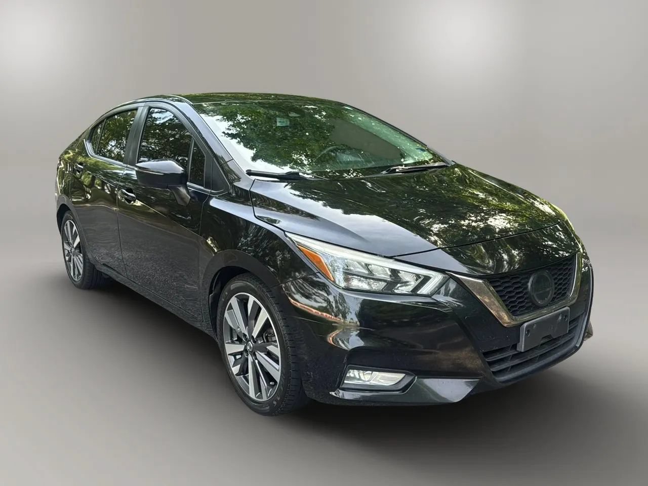 Used 2020 Nissan Versa SR w/ Convenience Package FWD image 7