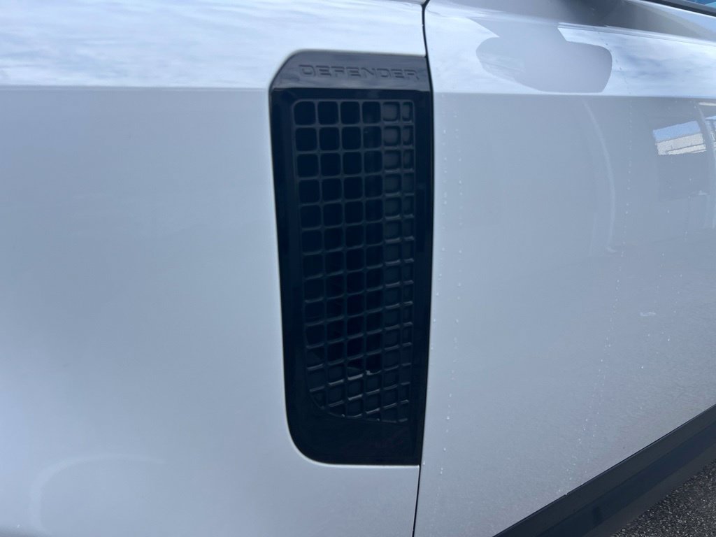 Used 2025 Land Rover Defender 110 S AWD/4WD image 19