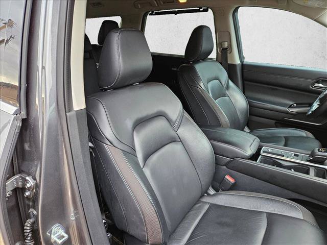 Used 2022 Nissan Pathfinder SL FWD image 19