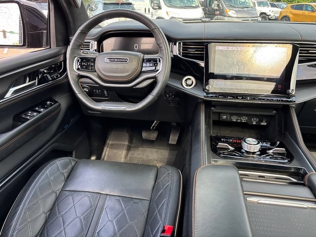 Used 2025 Jeep Grand Wagoneer Series III w/ Rear Seat Video Group 1 AWD/4WD image 11