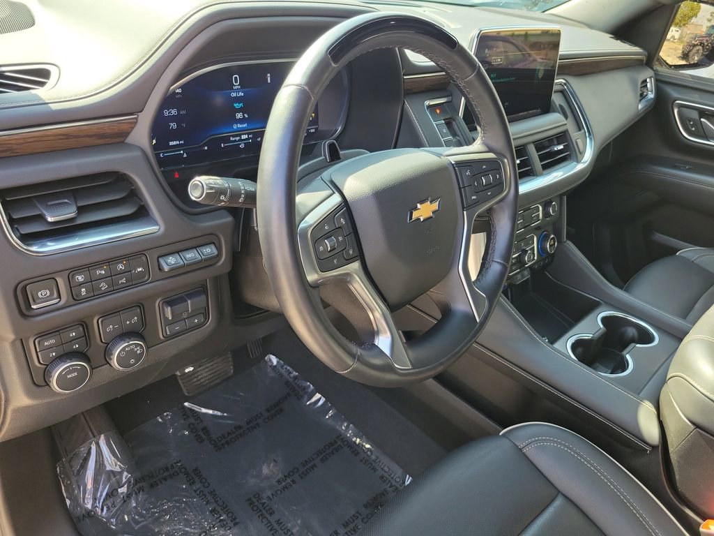 Used 2023 Chevrolet Suburban Premier w/ Advanced Technology Package image 21