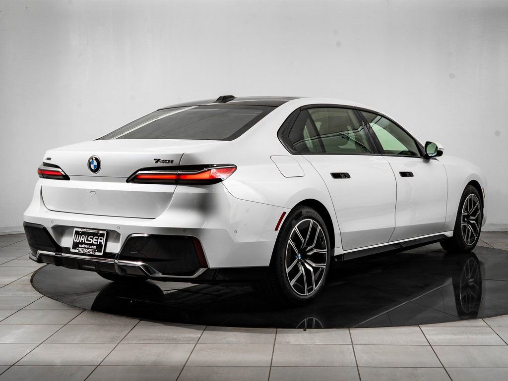 New 2026 BMW 740i xDrive w/ Executive Package image 7