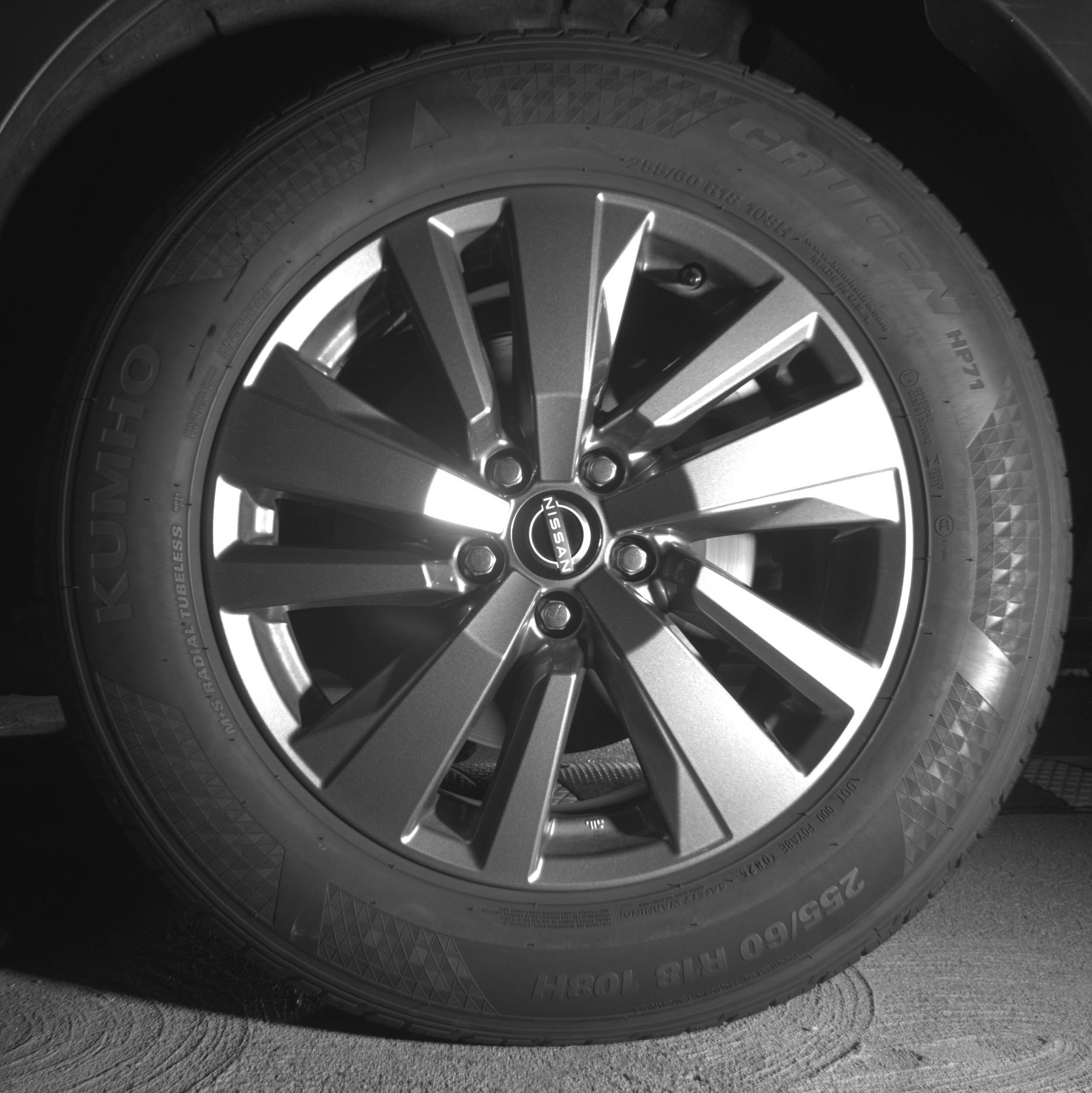 Used 2025 Nissan Pathfinder SV FWD image 14