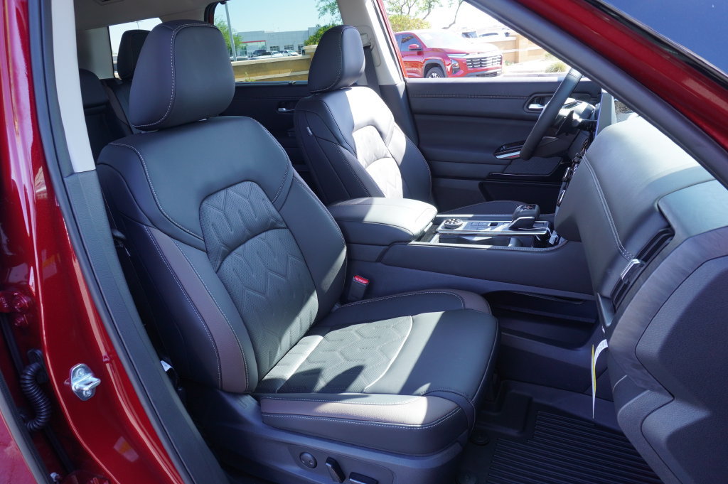 New 2026 Nissan Pathfinder Platinum w/ Cargo Package AWD/4WD image 13