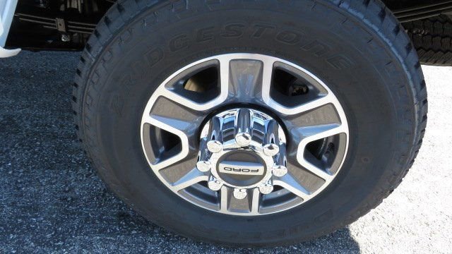 New 2026 Ford F350 Lariat w/ FX4 Off-Road Package image 32