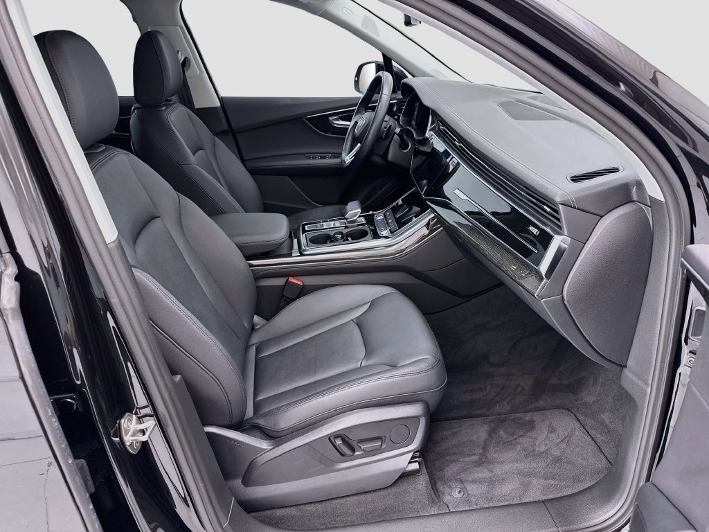 Used 2023 Audi Q7 3.0T Premium Plus w/ Premium Plus Package AWD/4WD image 19