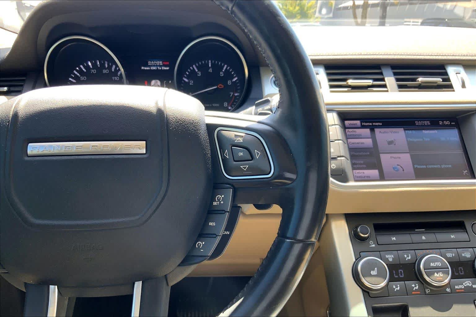 Used 2013 Land Rover Range Rover Evoque Pure AWD/4WD image 25