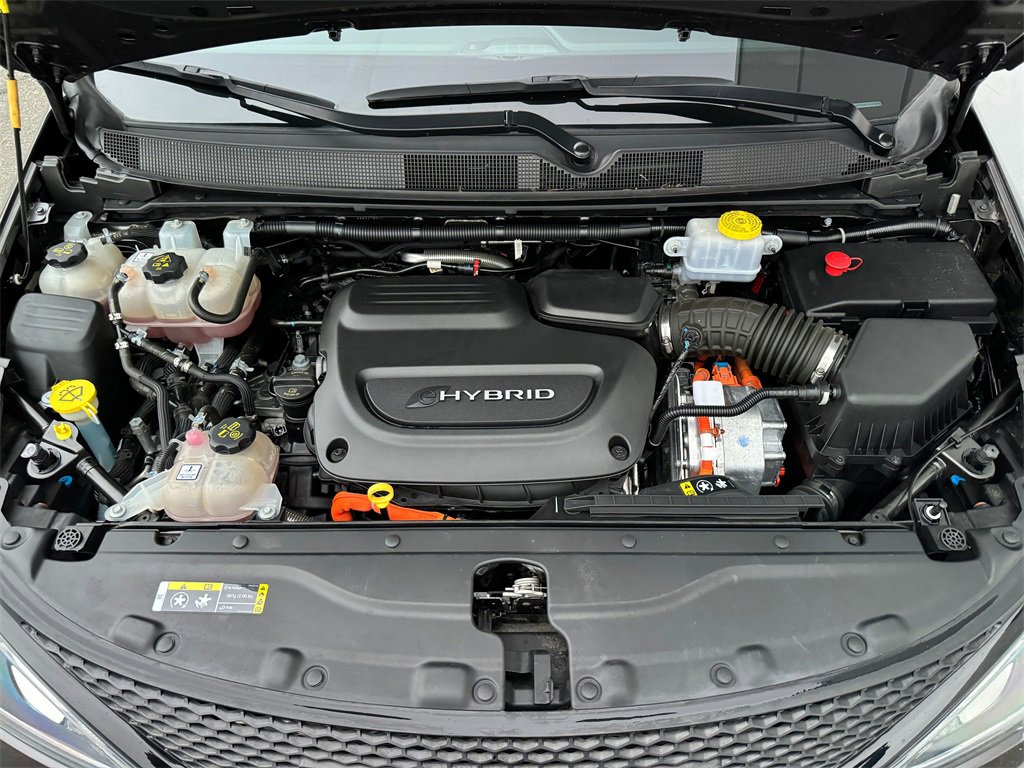 Used 2020 Chrysler Pacifica Touring-L w/ S Appearance Package image 21