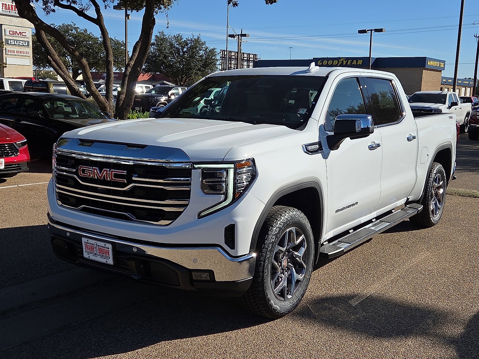 New 2026 GMC Sierra 1500 SLT image 1