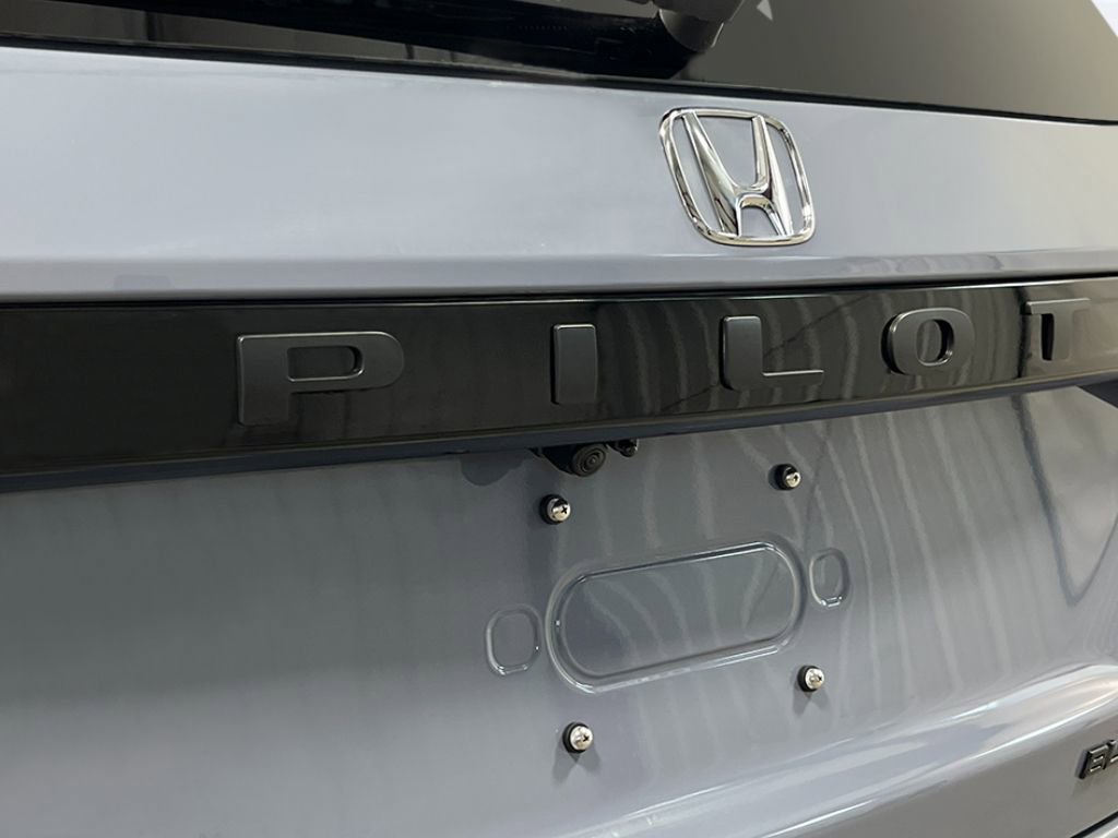 New 2026 Honda Pilot Black Edition image 9