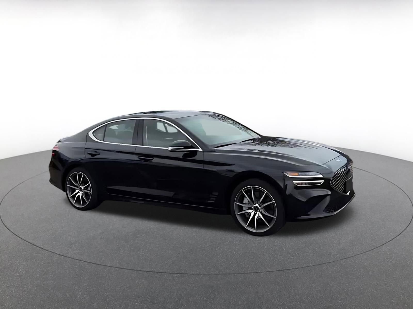 Used 2025 Genesis G70 2.5T AWD/4WD image 2