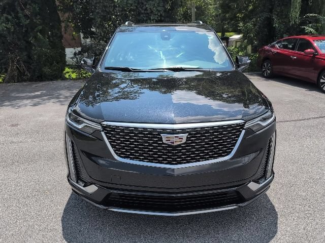 Used 2022 Cadillac XT6 Premium Luxury AWD/4WD image 2