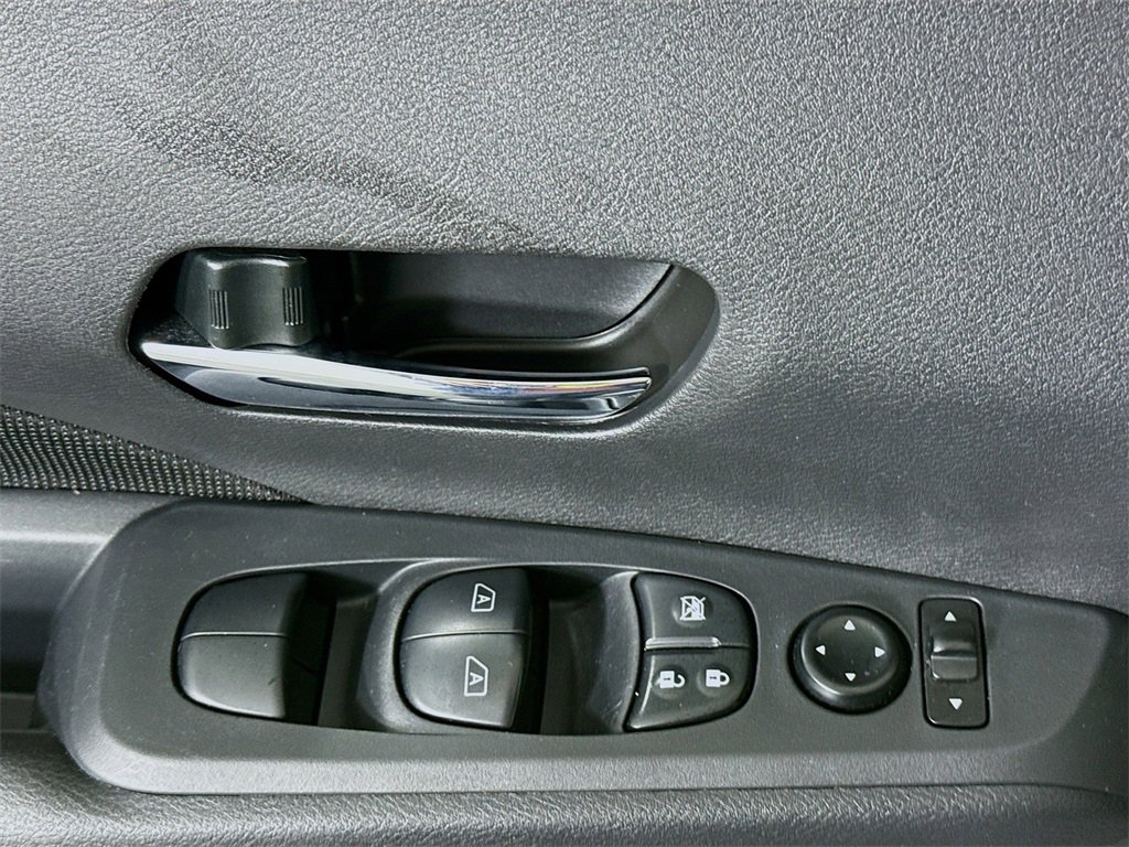 Certified 2024 Nissan Kicks SV image 21