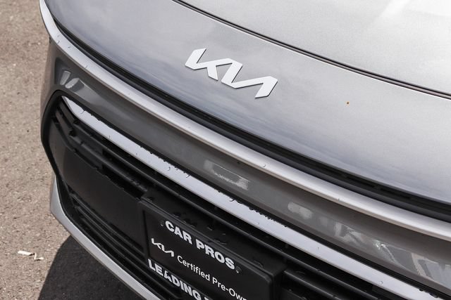 Certified 2025 Kia Niro EX FWD image 6