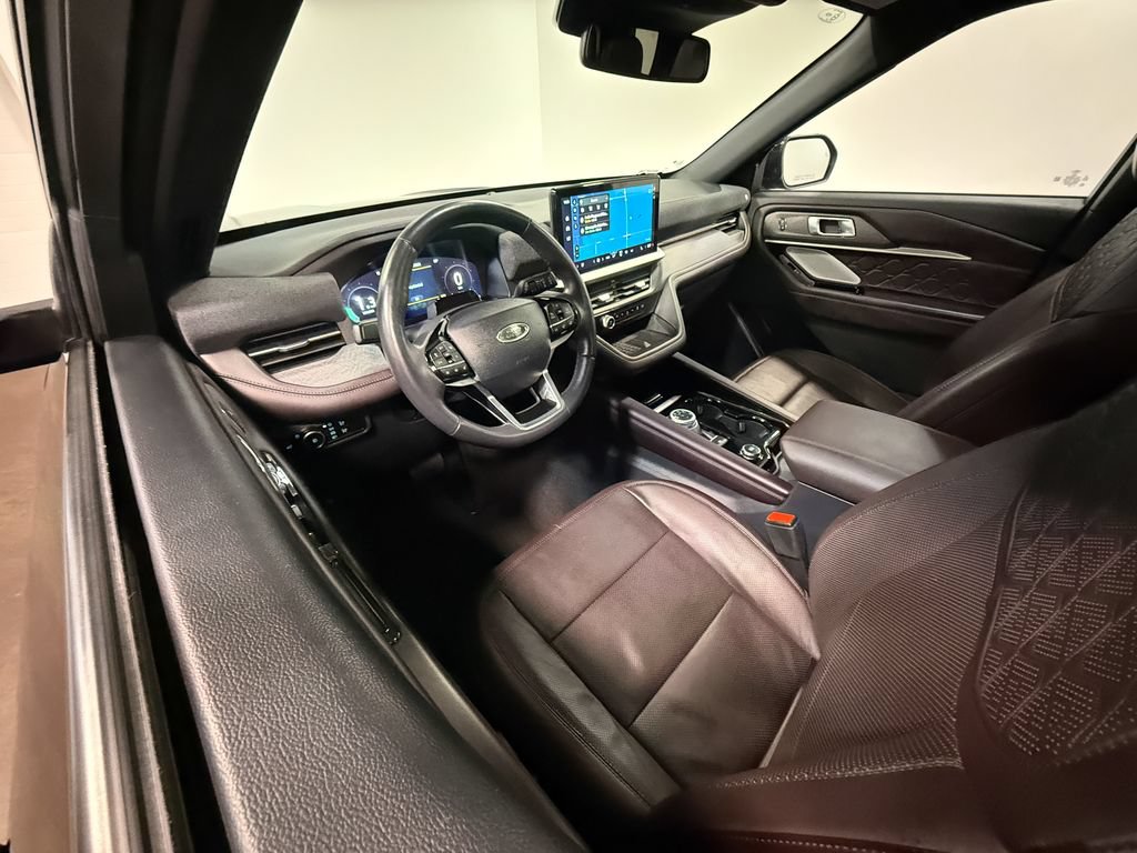 Used 2025 Ford Explorer Platinum w/ LUX Leather Package AWD/4WD video 2