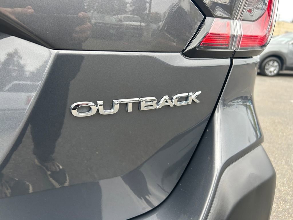 Used 2023 Subaru Outback Premium AWD/4WD image 36