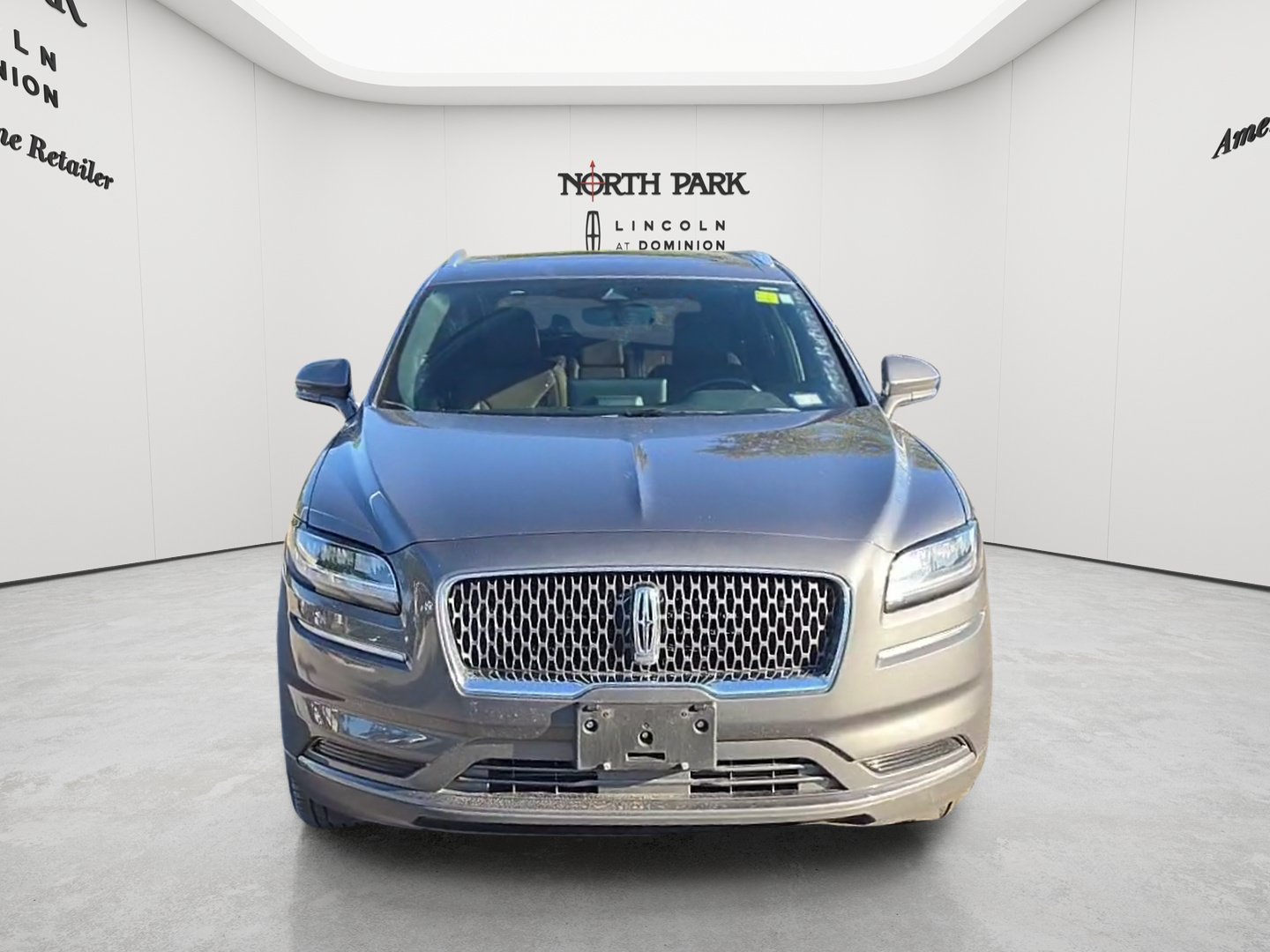 Used 2023 Lincoln Nautilus Reserve w/ Monochromatic Package AWD/4WD image 8