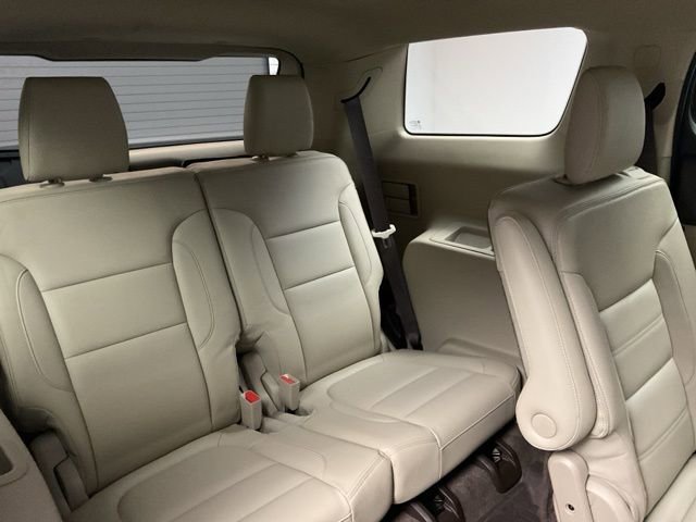 Certified 2019 GMC Acadia Denali w/ Technology Package image 33